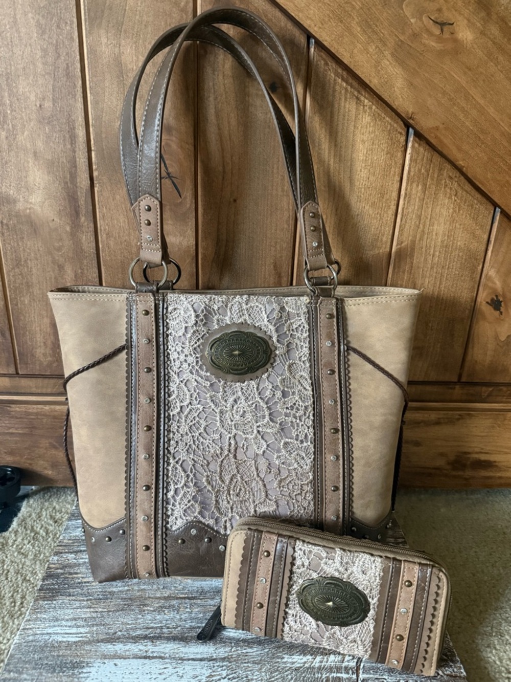 Justin Women's Tote Lace Conceal Carry Handbag With Wallet - Tan/Brown